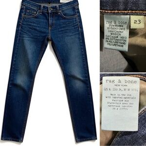 431 Rag & Bone | EUC USA Medium-dark blue fading Mid Rise Skinny Jeans (Sz 23)